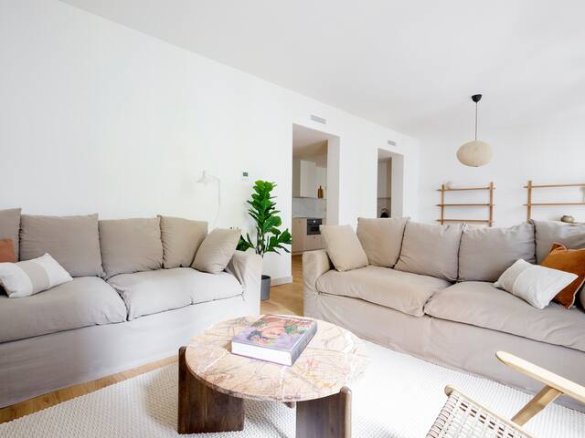 Exclusive Luxury Apartment in Central Madrid gallery image 2