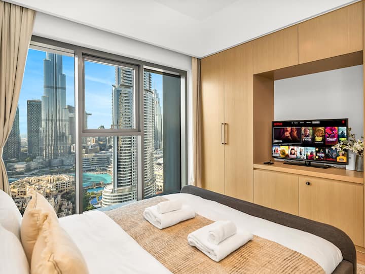 您会选择观看哪些节目？ 舞蹈喷泉表演和哈利法塔（ Burj Khalifa ）景观，或在我们的50英寸三星智能电视上观看您最喜爱的节目，可观看Netflix ？