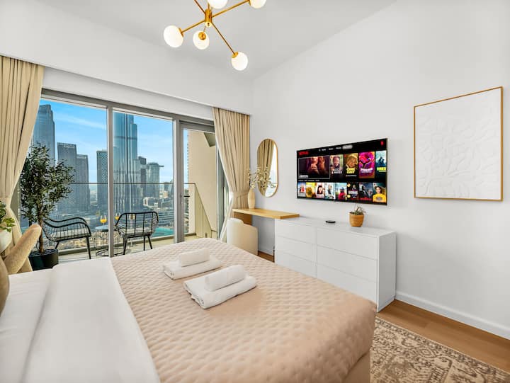 在我们的55英寸LG智能电视上观看您最喜爱的Netflix节目，并将您的必需品存放在这些宽敞的抽屉中。 或者在窗户或阳台上欣赏迷人的景色，我们相信您不会感到无聊！