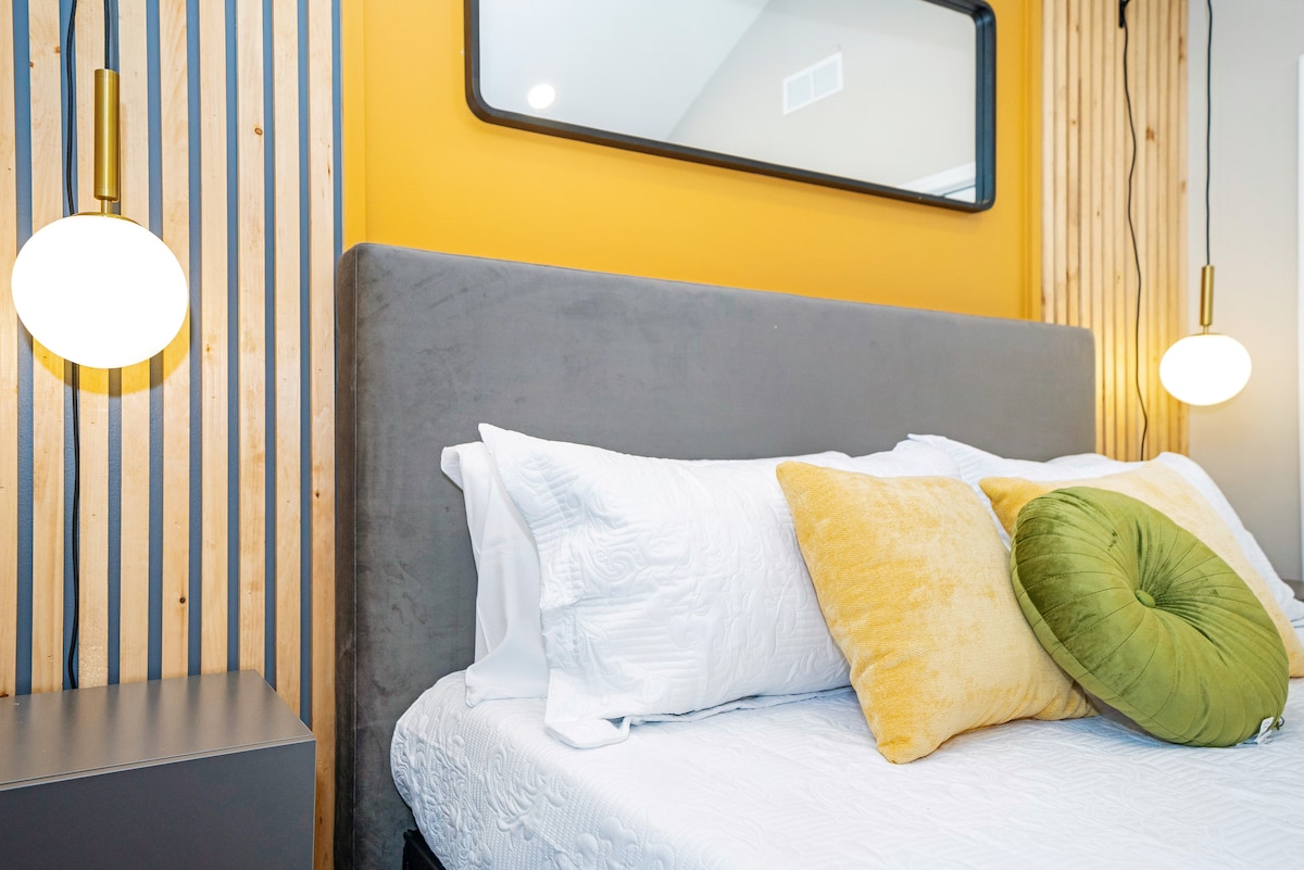Colorful and Unique apartment!
