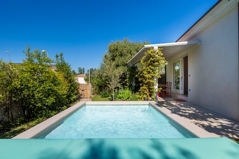 Villa with pool - 300 m from the sea