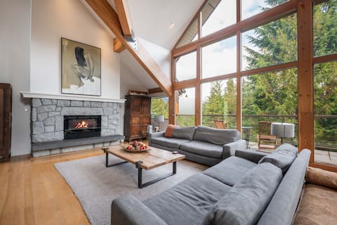 NEW! Luxury Home | Private hot tub | Pets | BBQ
