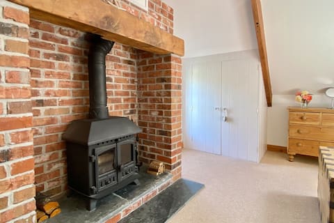 Top performing Airbnb: Inglenook Cottage with parking in Padstow