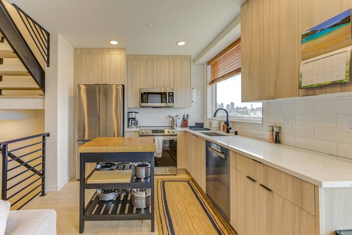 Stunning Lake Union/Space Needle Views, Roof Deck gallery image 5