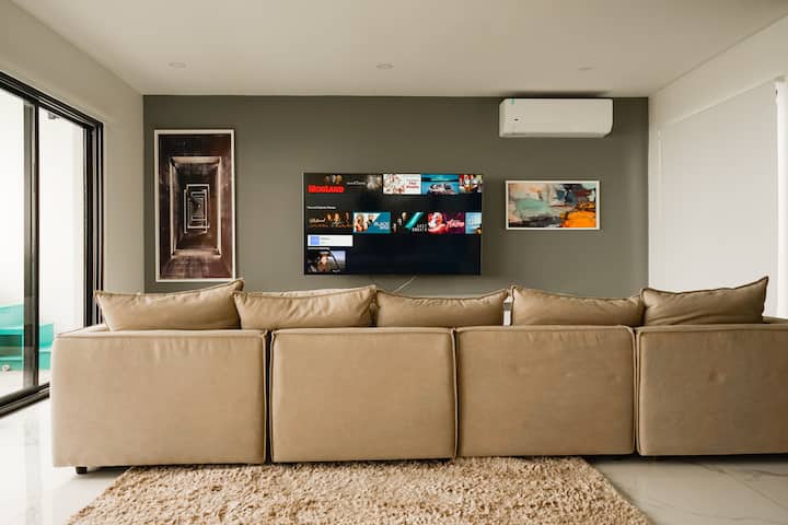 Sala with mini split, TV with internet connect with terrace on the third floor. 