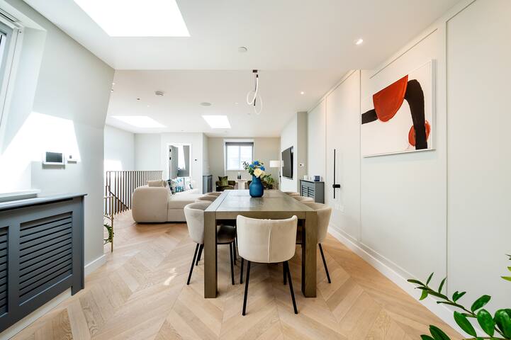 Short Oxford Street Walk Penthouse gallery image 5