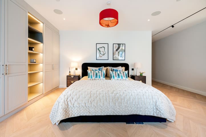 Quintessential Westend Top PH