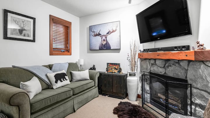 Mountain Chalet | Golf & Hot Tub - Sun Peaks Resort, BC