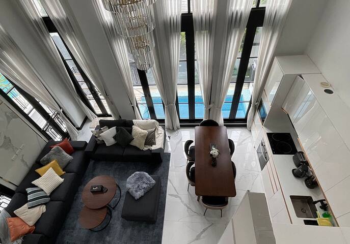 Luxury Pool Villa 4+2BR 12PAX with Lift in Ekkamai gallery image 2