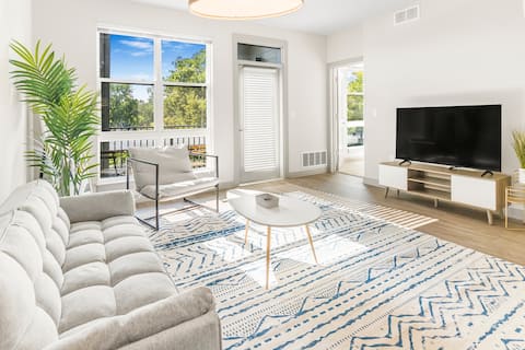 Stylish 2BR/2BA | Gym & Pool