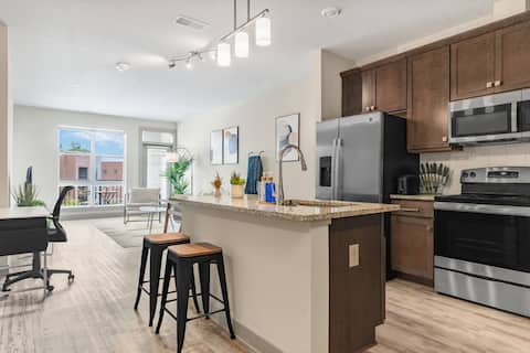 Spacious 2BR/2BA | Gym & Pool