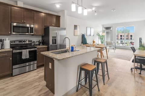 Charming 2BR/2BA | Gym & Pool