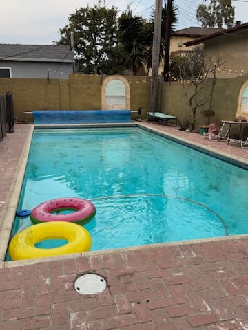 Warm East Venice House With Heated Pool And Spa gallery image 2