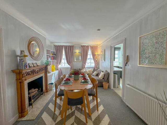 Luxurious 2Bed Flat Hyde Park gallery image 3