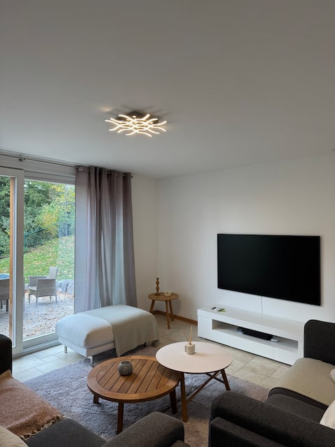 Stunning House with Breathtaking Lake View