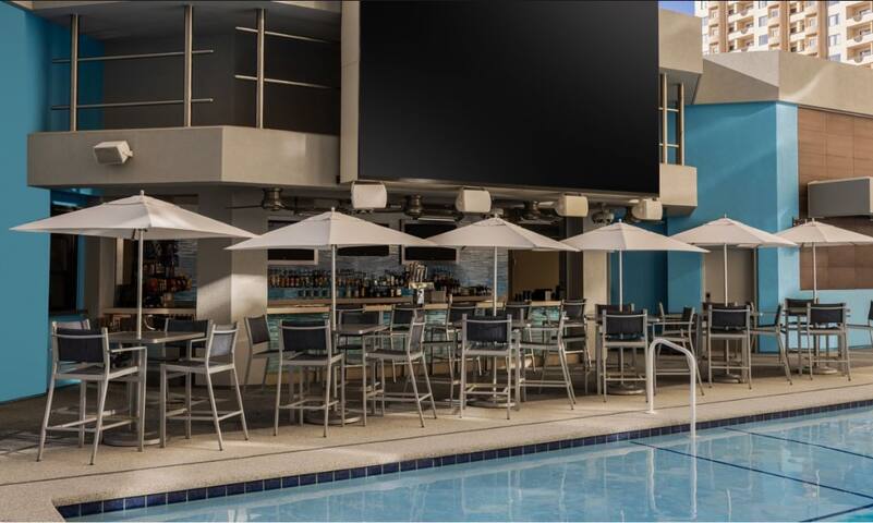 Vegas Baby gallery image 4