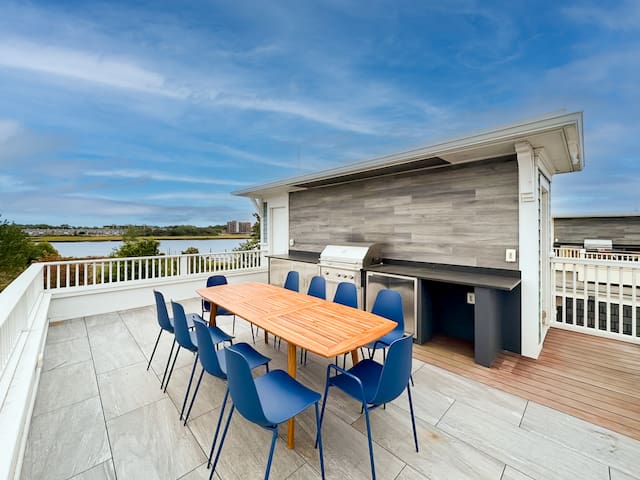 (DR54) Roof Deck 6Bedrooms,W/D, Parking, Baby Crib