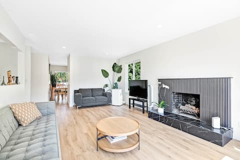 3-Bedroom Spacious Entire House/Beautiful Backyard