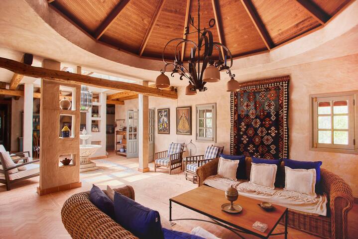 Entire home with 5 bedrooms in La Oliva - Villa Oasis San Martín El Cotillo