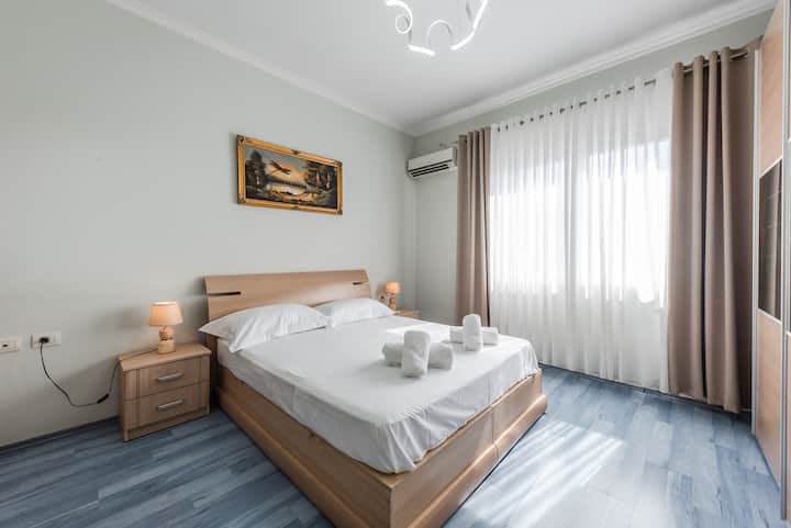 卧室1 -双人房（加大双人床）