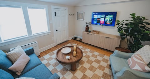 Top Airbnb: Moon on Market Street in Frederick