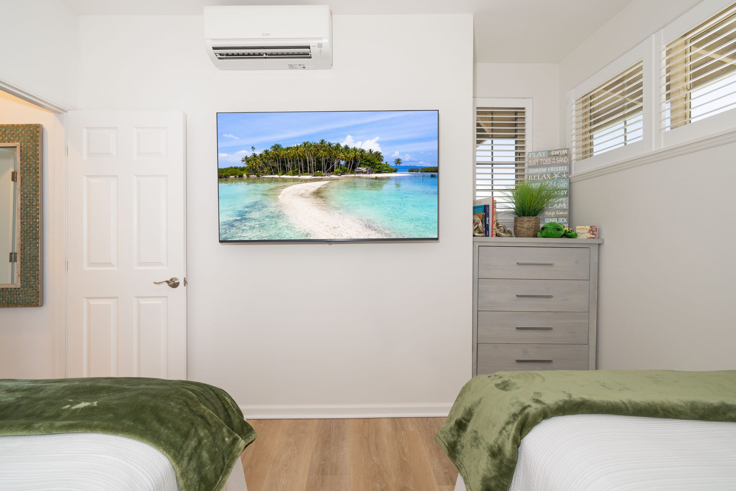 Home in Waianae · ★4.99 · 4 bedrooms · 7 beds · 2.5 private baths - Image 55