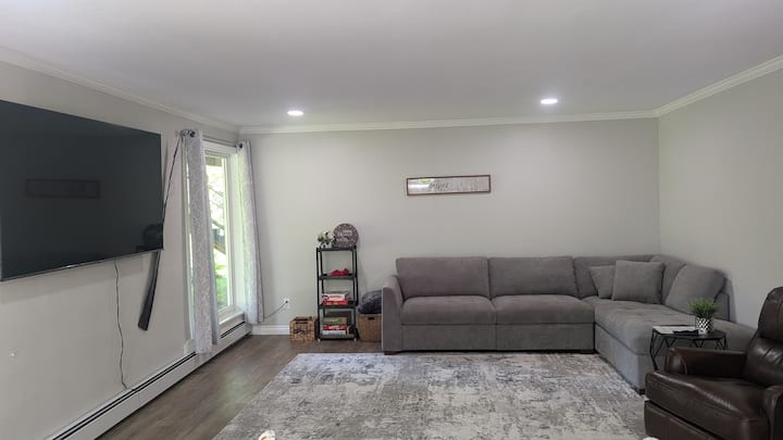 Lakeside 3bd/2bath Midtown Retreat W Park Access - Anchorage, AK