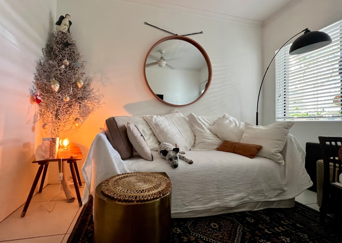 Top performing Airbnb: Seamist Hideaway in Palm Beach