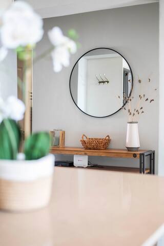 Coastal City Vibes gallery image 2