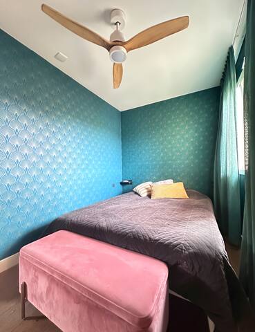 Chic & Stylish Urban Oasis with Terrace | 4P gallery image 2