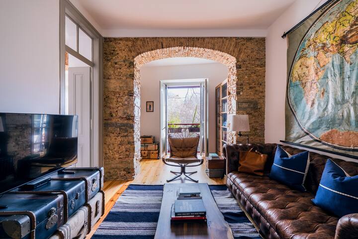 Historical 2 Bedroom Largo do Menino de Deus