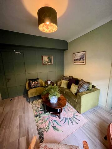 Boutique No 2 Castle View 3 Bedroom & Bath Apt. gallery image 2