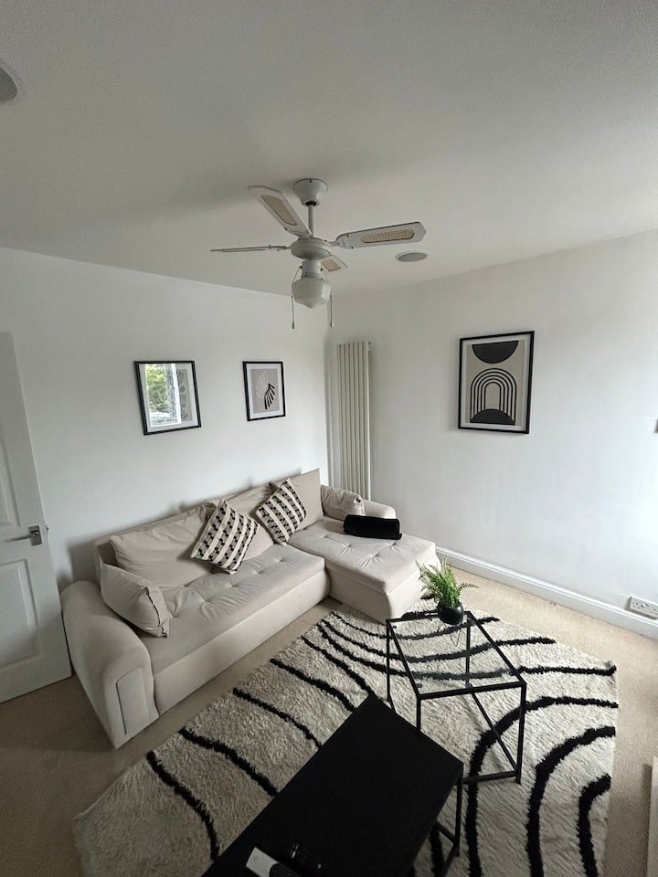 Ipswich Two Bed Town Centre Apartment - Woodbridge
