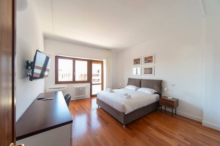 Cardinal Mistrangelo Holiday House, cozy penthouse gallery image 5