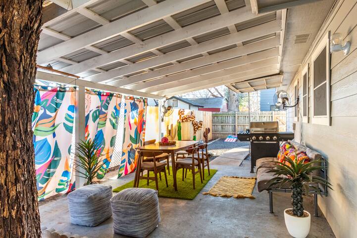 Huge 5BR compound! 1 Block to downtown & Rainey St gallery image 4