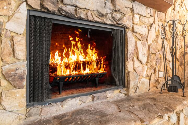 Ventur Serenity | Heated Pool, Slide & Fireplace! gallery image 5