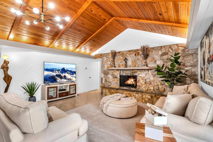 Ventur Serenity | Heated Pool, Slide & Fireplace! gallery image 3
