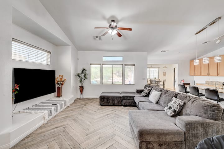 Modern 5 Bedroom Private Home - Henderson, NV