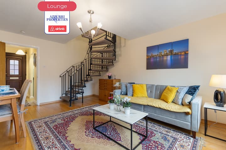 Azzurri Properties Short Lets & Serviced Accommodation的休息室 				