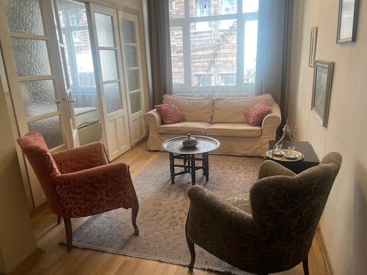 Close To The Blue Mosque: 2 Bedroom Apartment. - Balat