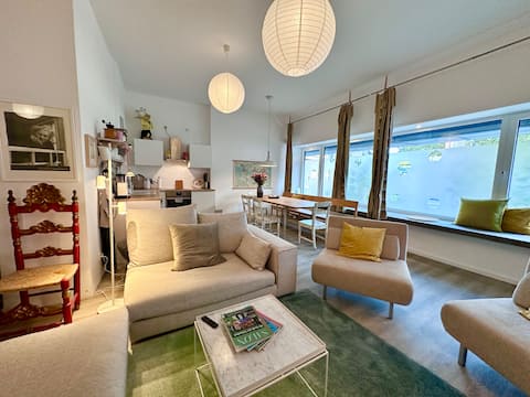 Top performing Airbnb: Stylish retreat | 2 BR | Near Central Station in Altstadt Nord