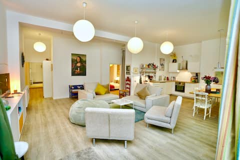 Quiet city oasis at the main train station