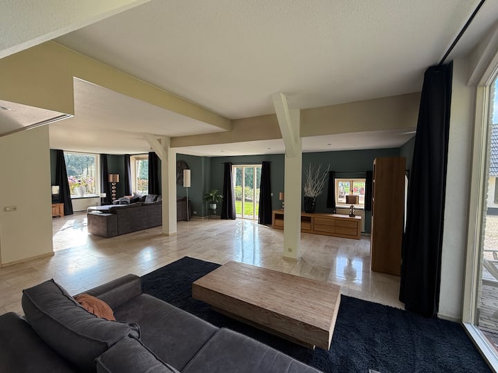 Villa Met Grote Tuin, Perfect Voor Families - Netherlands