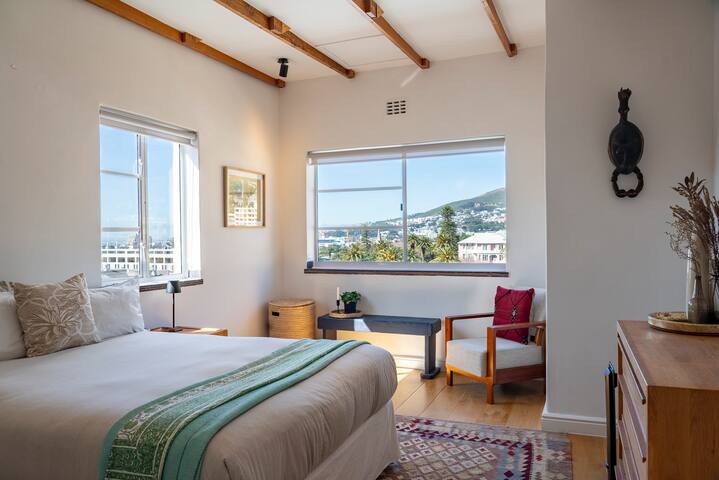 Kloof St Penthouse Panorama gallery image 2