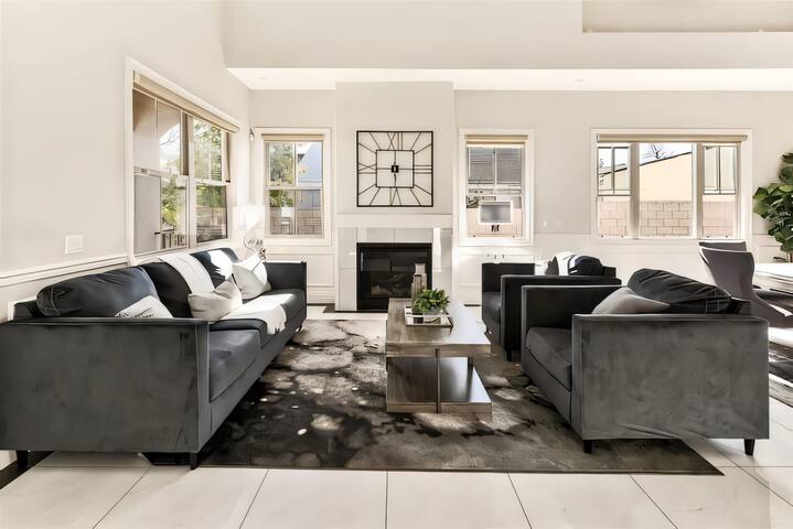 Family Fun Pool Home gallery image 5