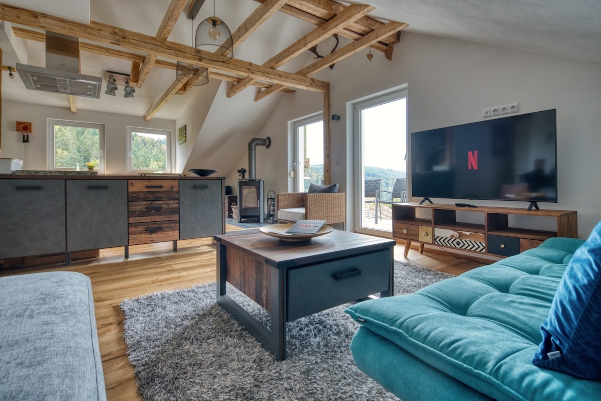 Top Airbnb: Views over the Forest+Garden,Campfire,Fireplace a Triberg Im Schwarzwald