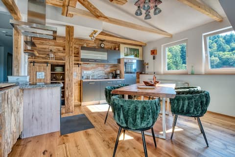 Views over the Forest+Garden,Campfire,Fireplace