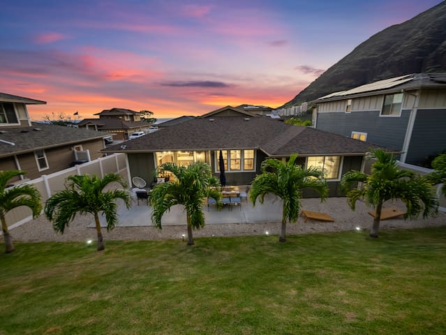 Ocean view pool, 5 mins to Beach, Private Backyard