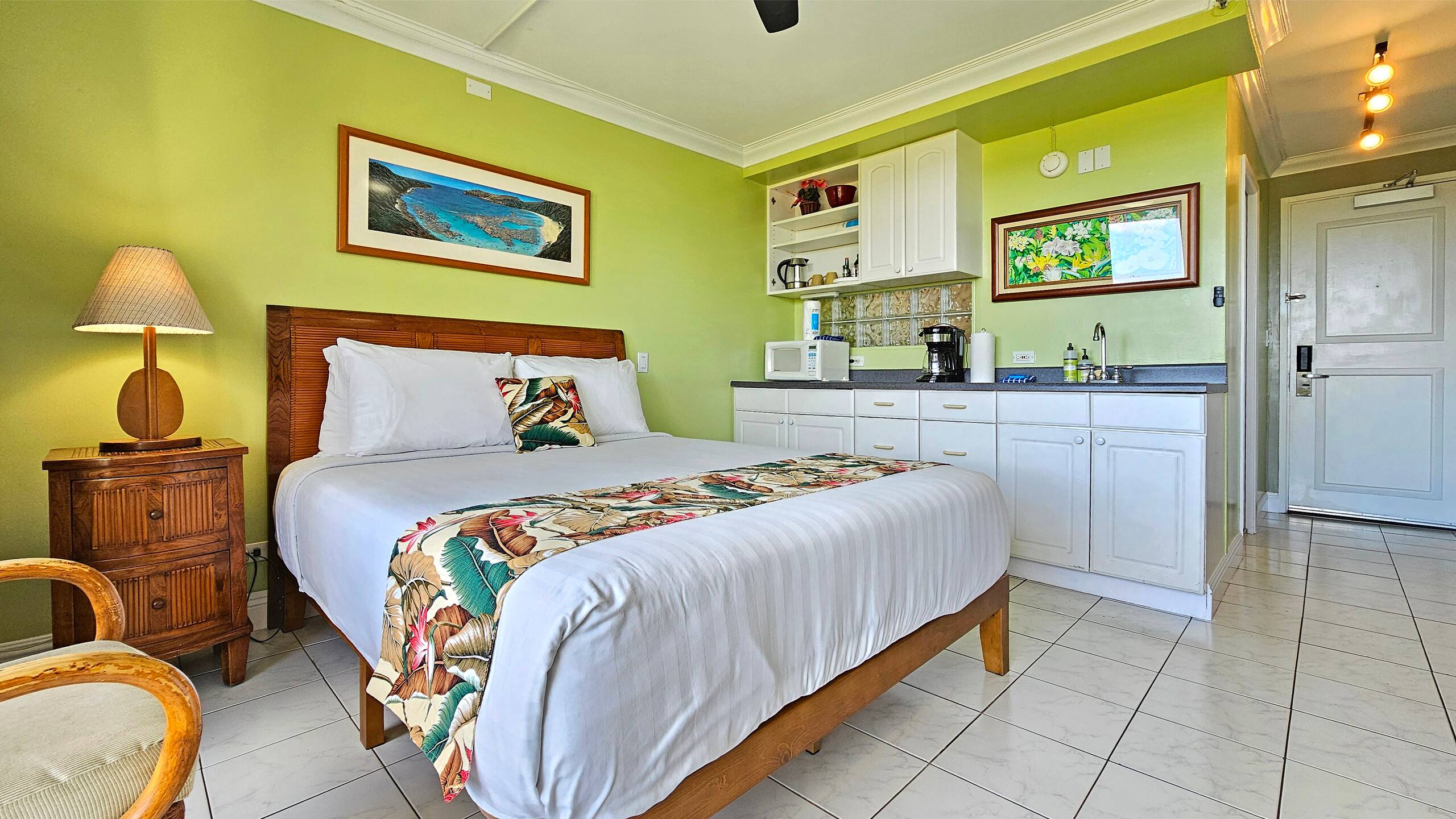 WG 511 - Ocean view Queen Studio w/Balcony - Image 36