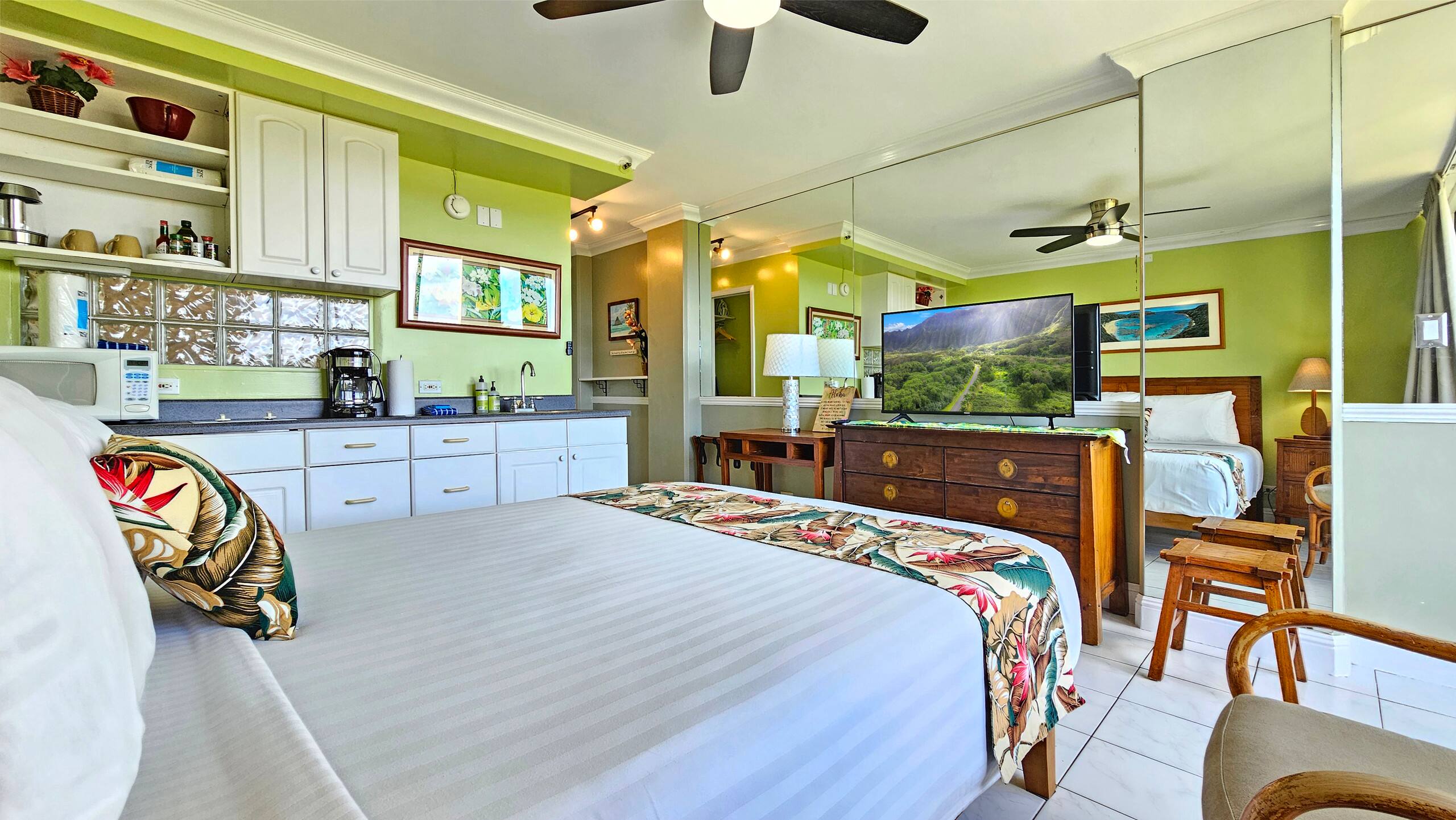 WG 511 - Ocean view Queen Studio w/Balcony - Image 39